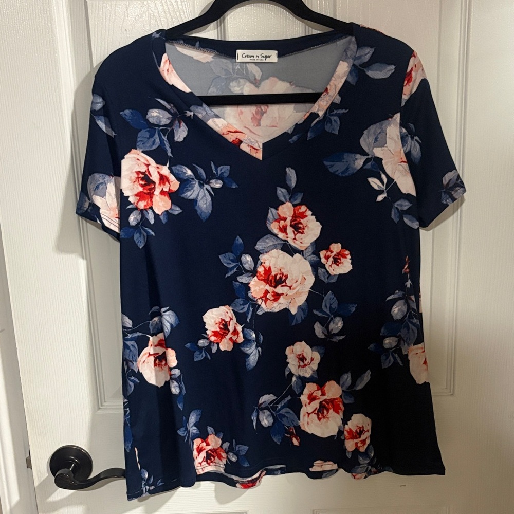 Navy Floral V-Neck Short Sleeve Top